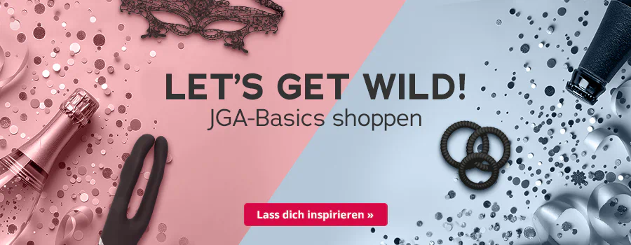 Das Bild zeigt eine Werbeanzeige mit einem farblich geteiltem Hintergrund. Die eine Hälfte ist rosa mit farbgleichem Konfetti und die andere Hälfte ist blau und ebenfalls mit farbgleichem Konfetti. Großflächig steht in schwarzer Schrift "LET´S GET WILD JGA-Basics shoppen". Auf dem rosanem Hintergrund sieht man eine schwarze Augenmaske aus Spitze und einen schwarzen Doppelvibrator. Auf dem blauen Hintergrund sind drei schwarze Penisringe in unterschiedlichen Größen abgebildet. Unten befindet sich ein rotfarbener Button mit weißer Aufschrift "Lass dich inspirieren »"