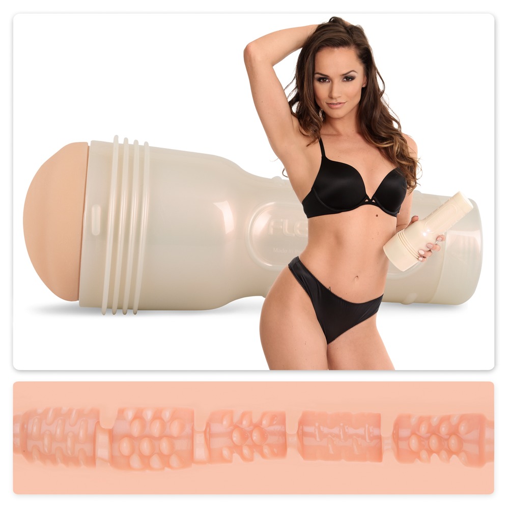 Masturbator „Tori Black“ mit genopptem Lustkanal
