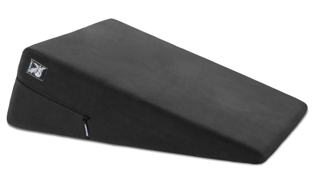Liebeskissen „Ramp“ in ergonomischer Keilform